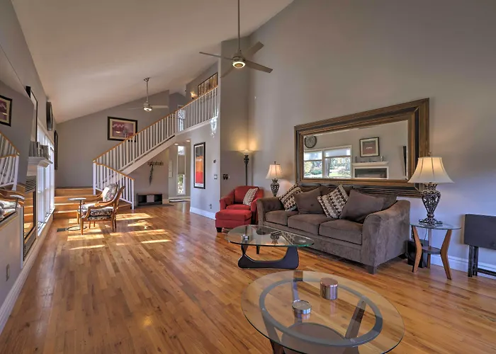 Townhome W/ View, Country Club Amenities Flagstaff