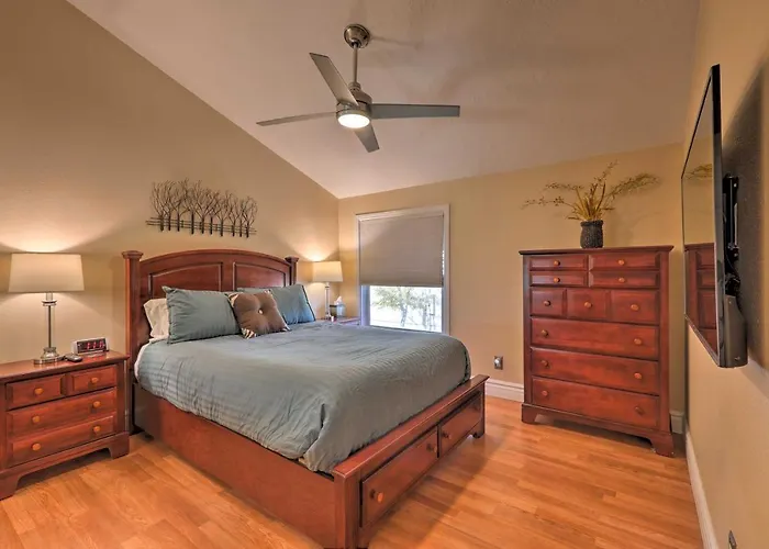 Townhome W/ View, Country Club Amenities Holiday home