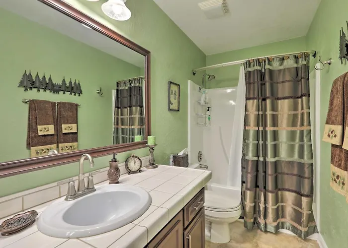 Townhome W/ View, Country Club Amenities *